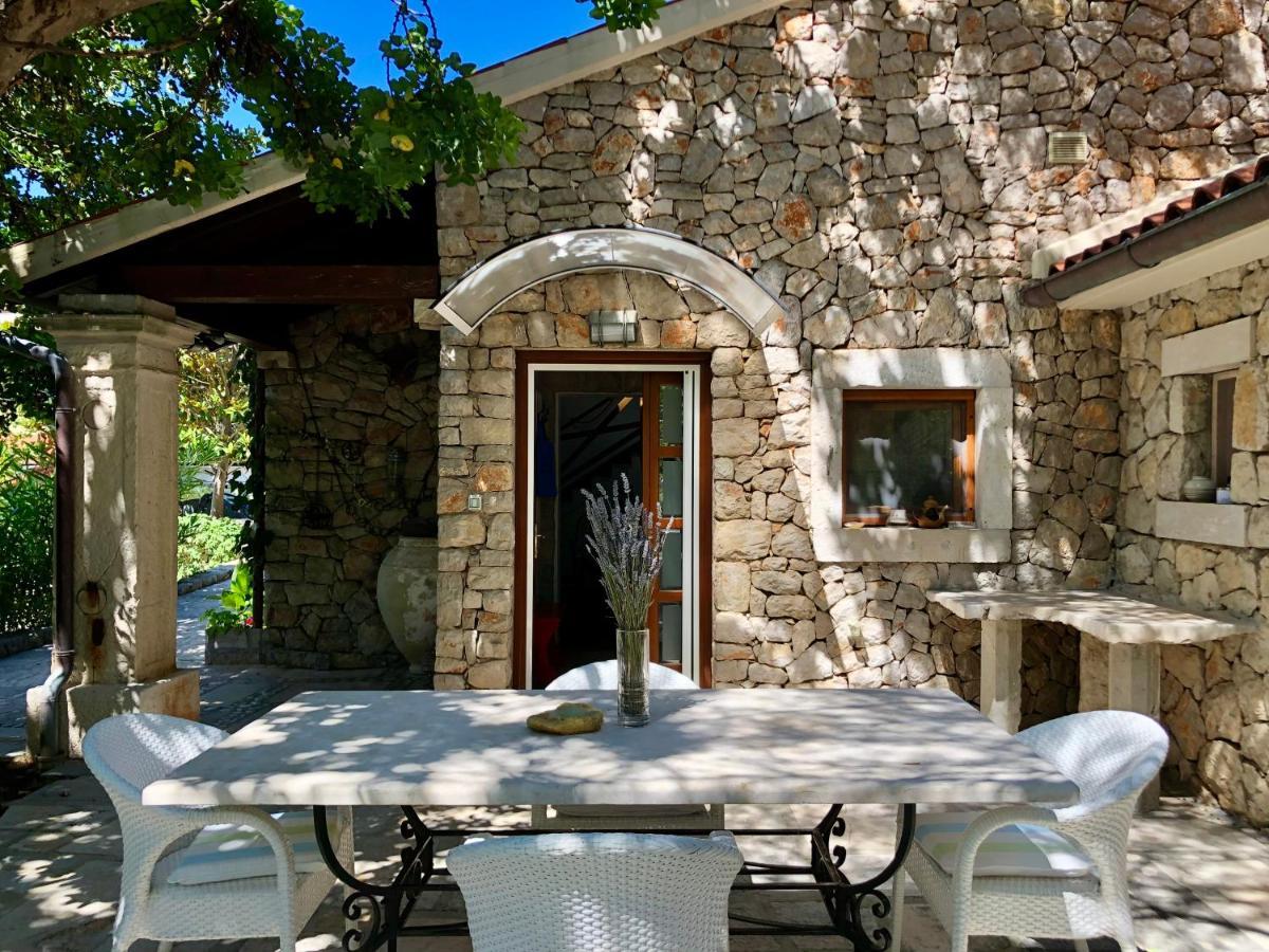 マリ・ロシニュ Stone House Retreatヴィラ エクステリア 写真