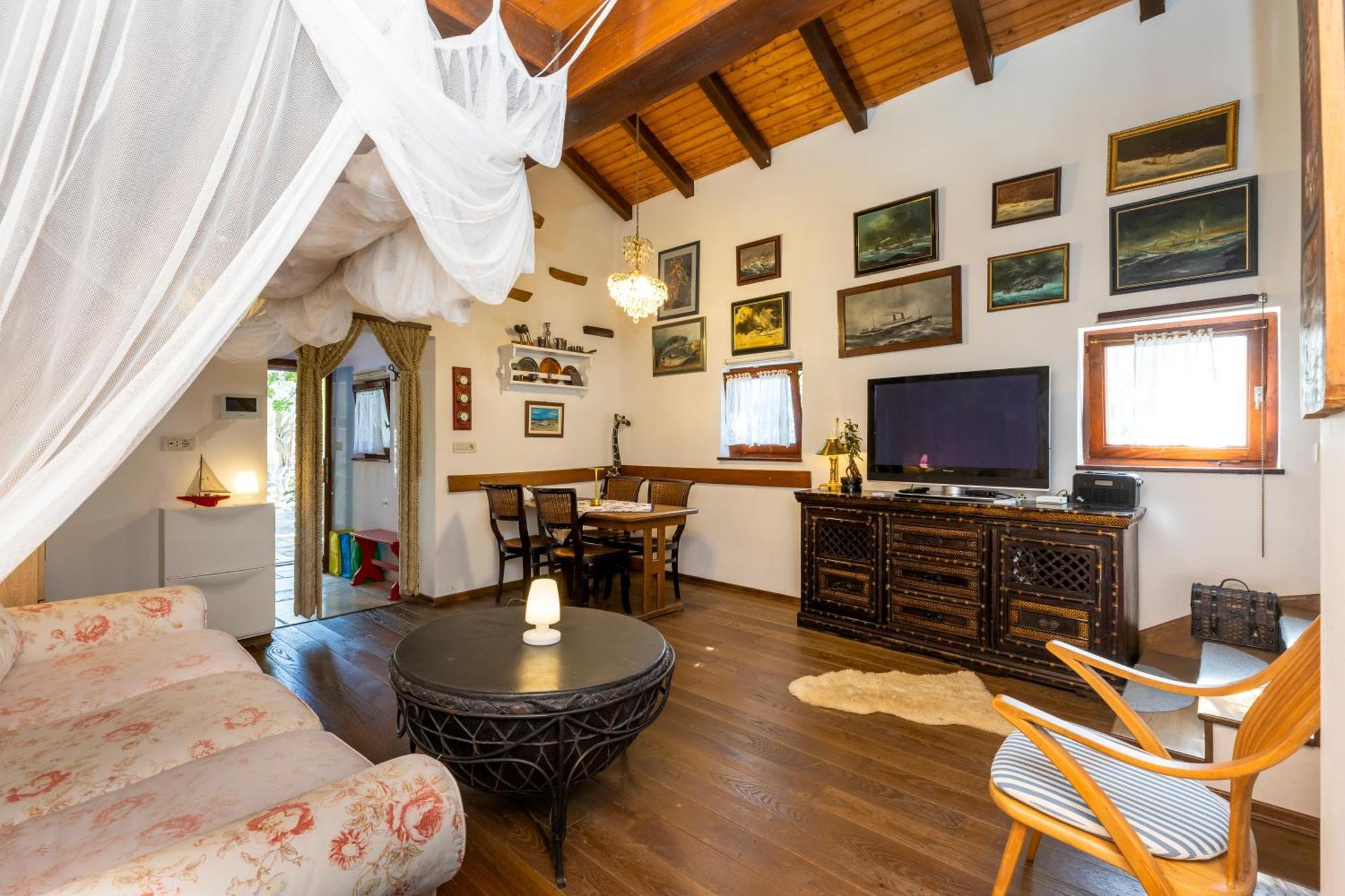 マリ・ロシニュ Stone House Retreatヴィラ エクステリア 写真