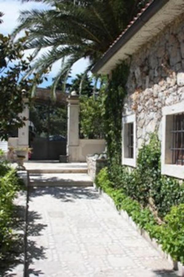 マリ・ロシニュ Stone House Retreatヴィラ エクステリア 写真